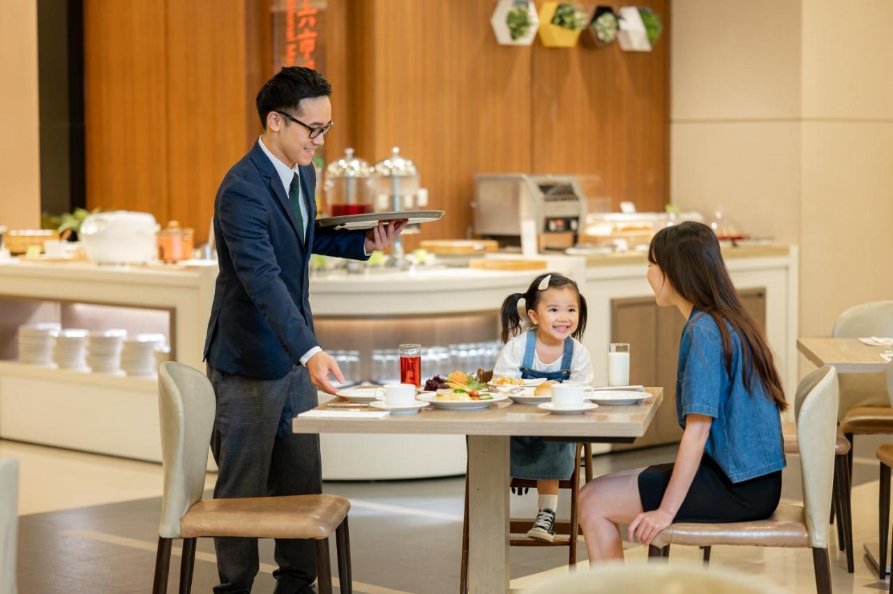 Hotel National Taichung Bagian luar foto