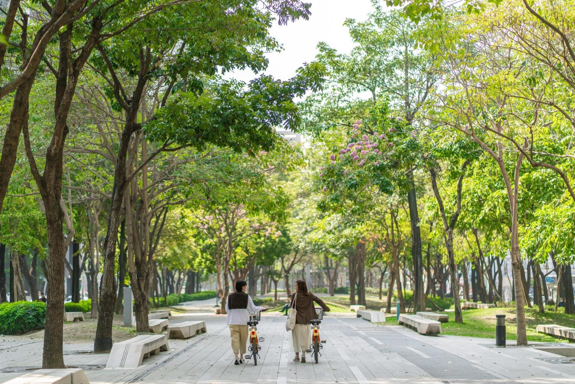 Hotel National Taichung Bagian luar foto