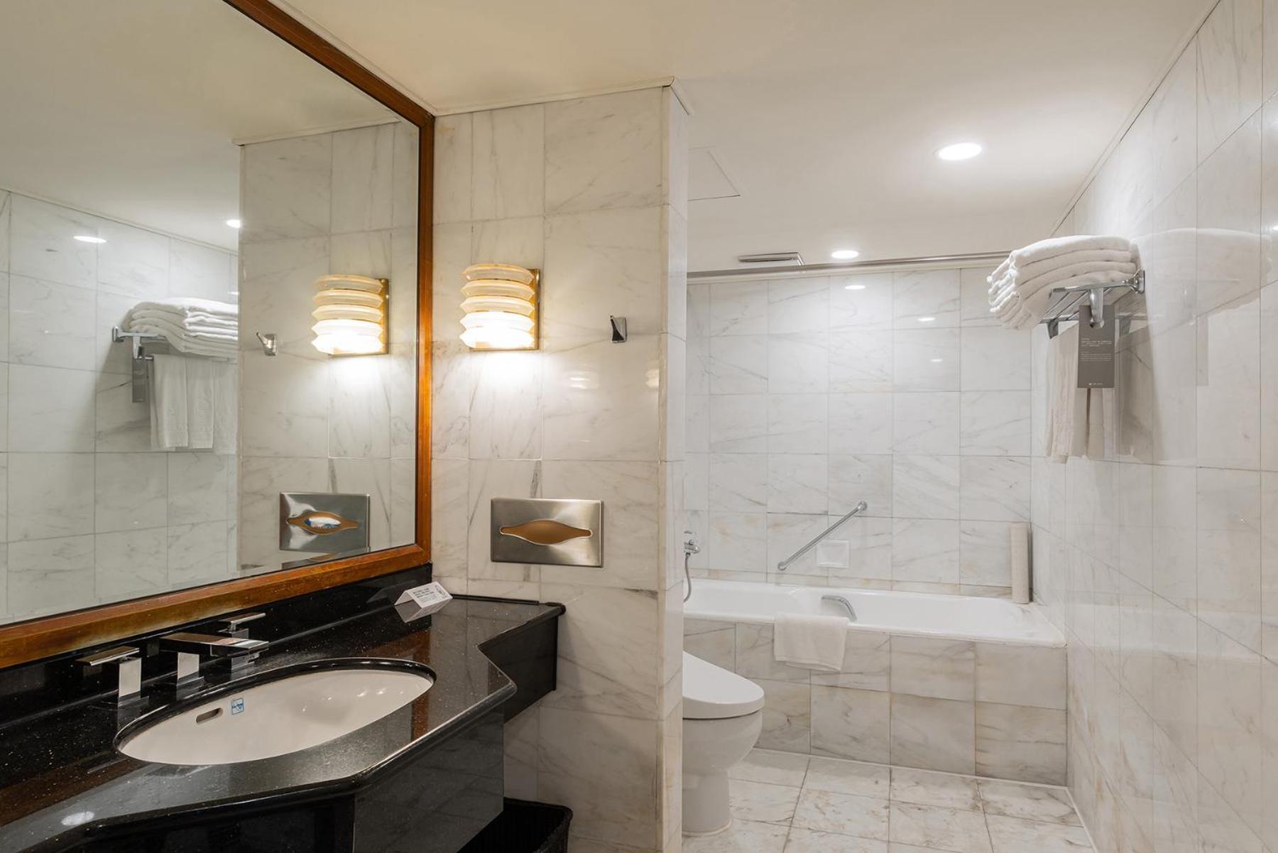 Hotel National Taichung Bagian luar foto