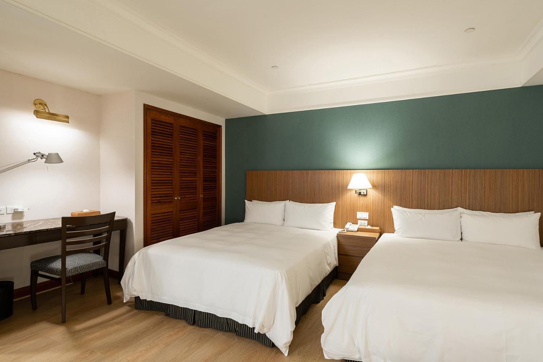 Hotel National Taichung Bagian luar foto