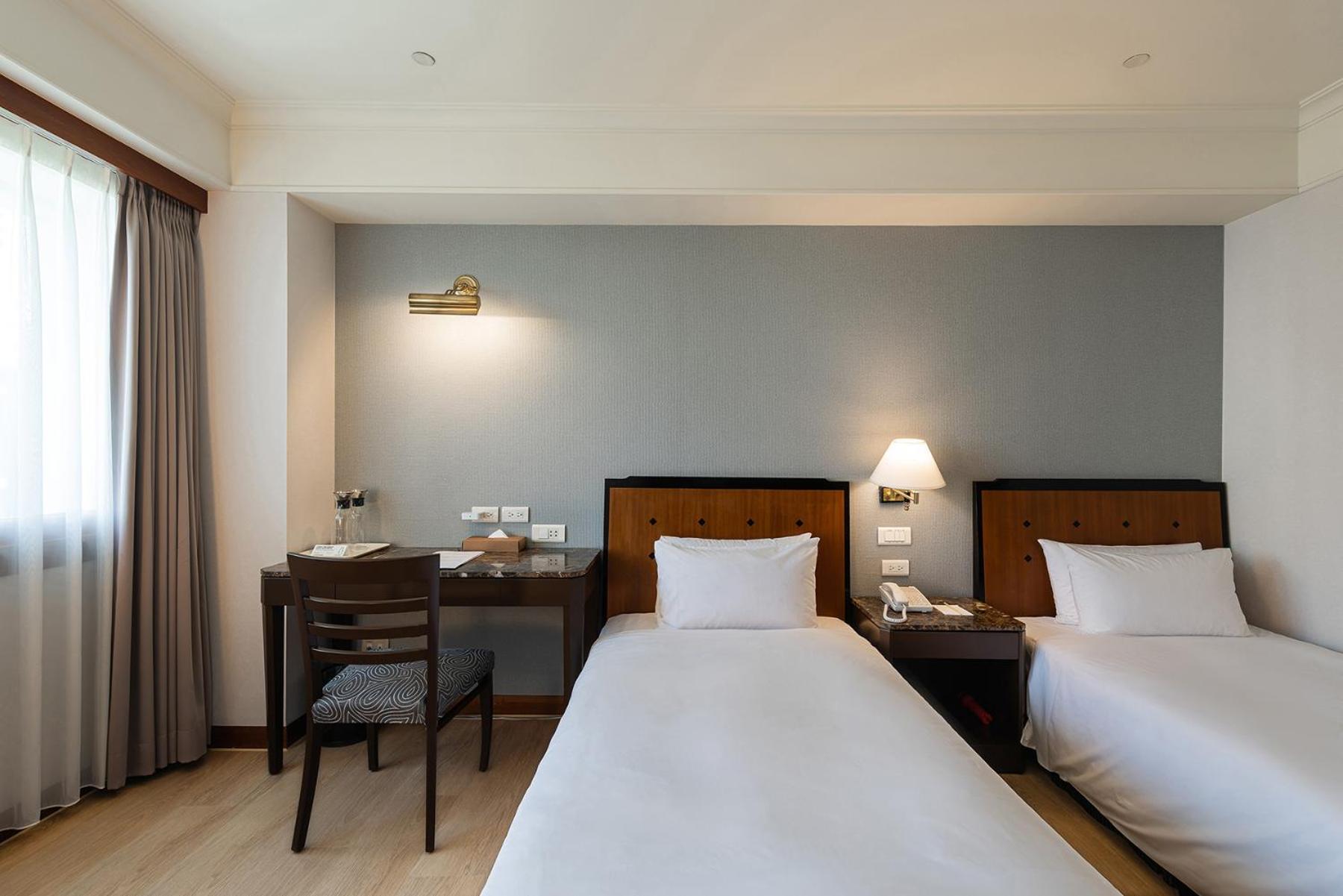 Hotel National Taichung Bagian luar foto