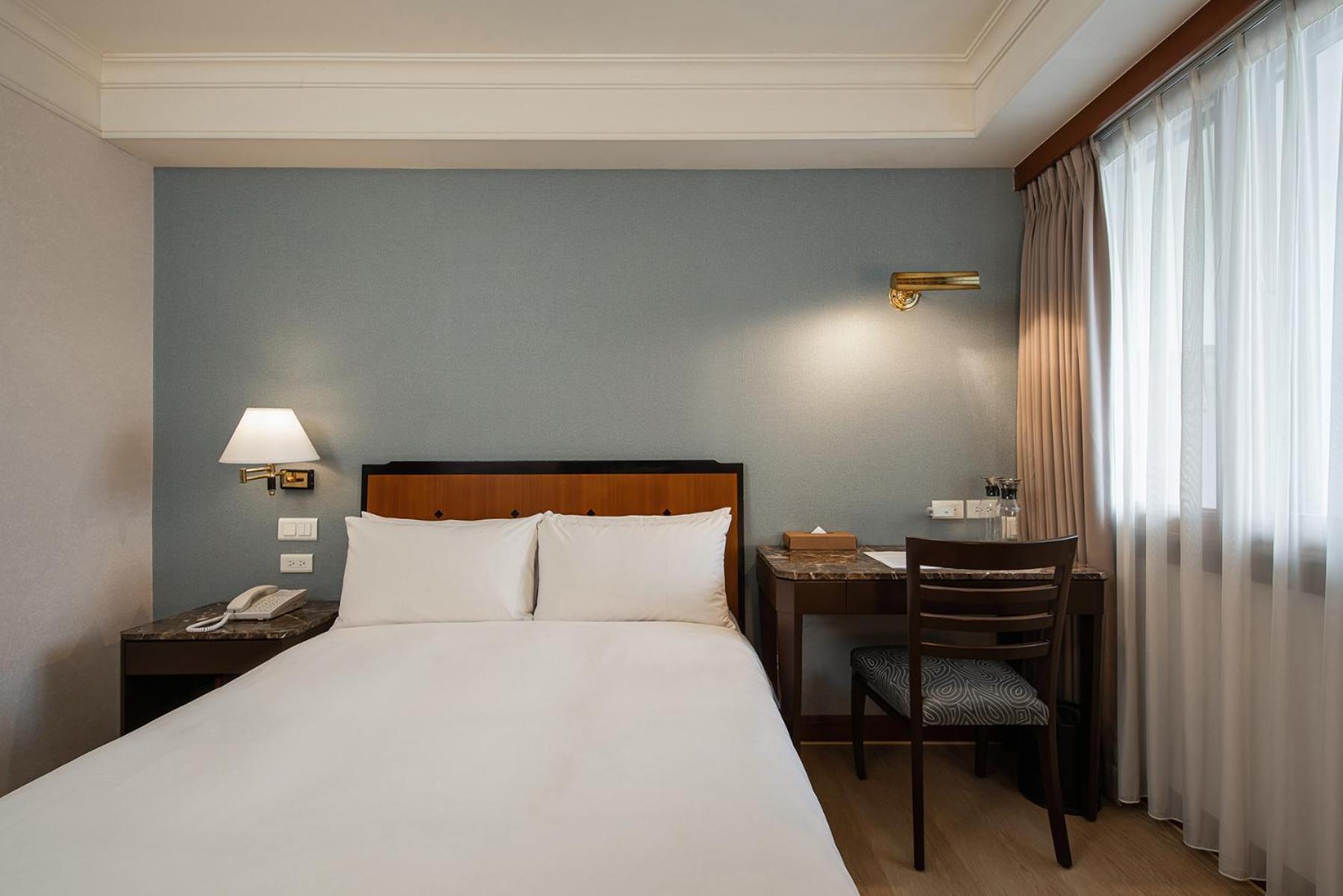 Hotel National Taichung Bagian luar foto
