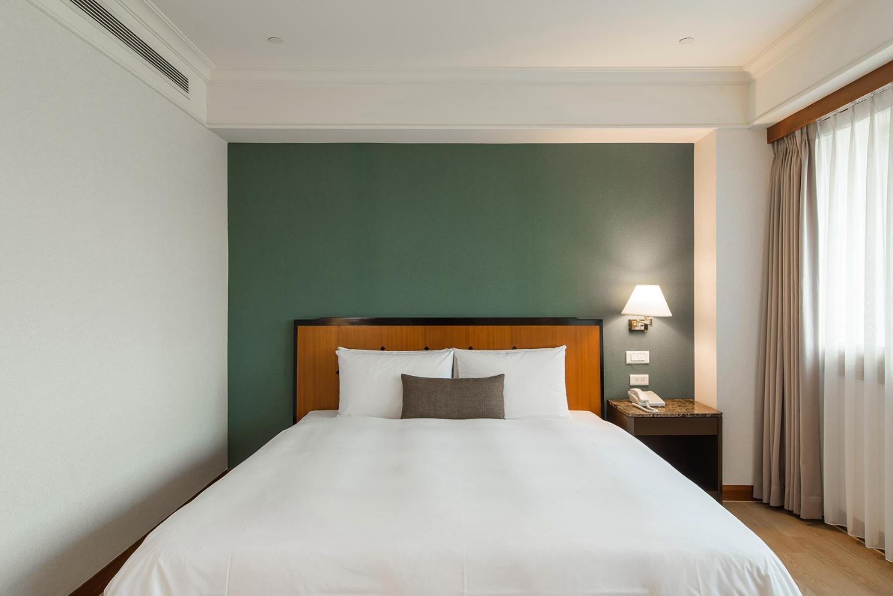 Hotel National Taichung Bagian luar foto