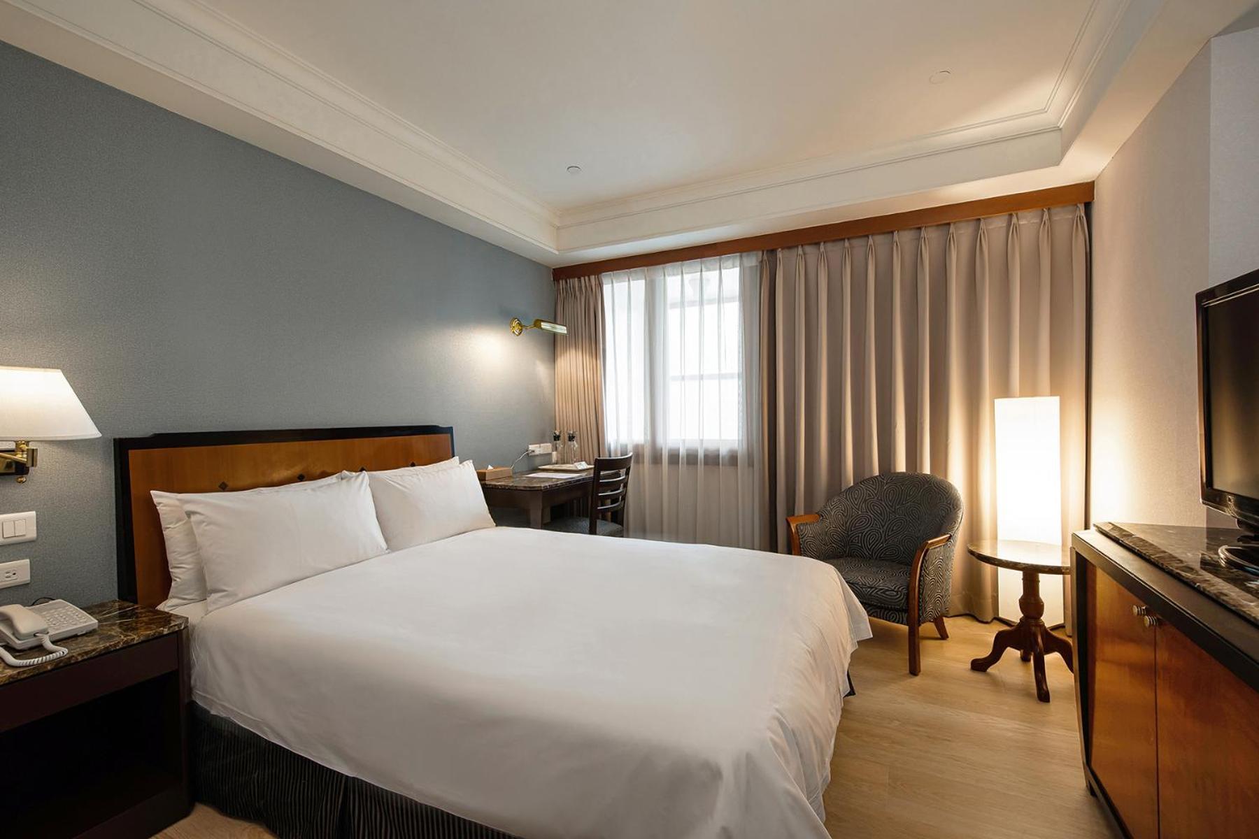 Hotel National Taichung Bagian luar foto