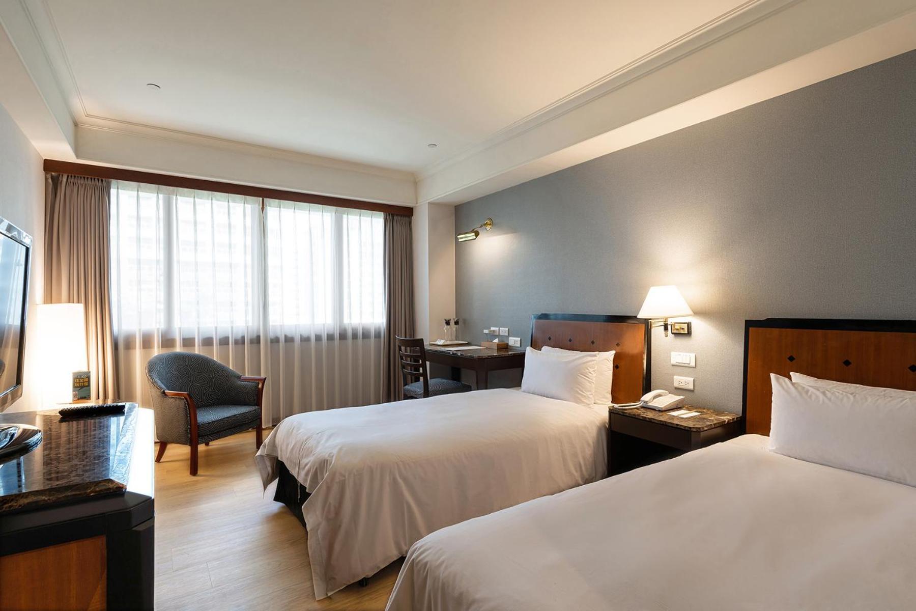 Hotel National Taichung Bagian luar foto