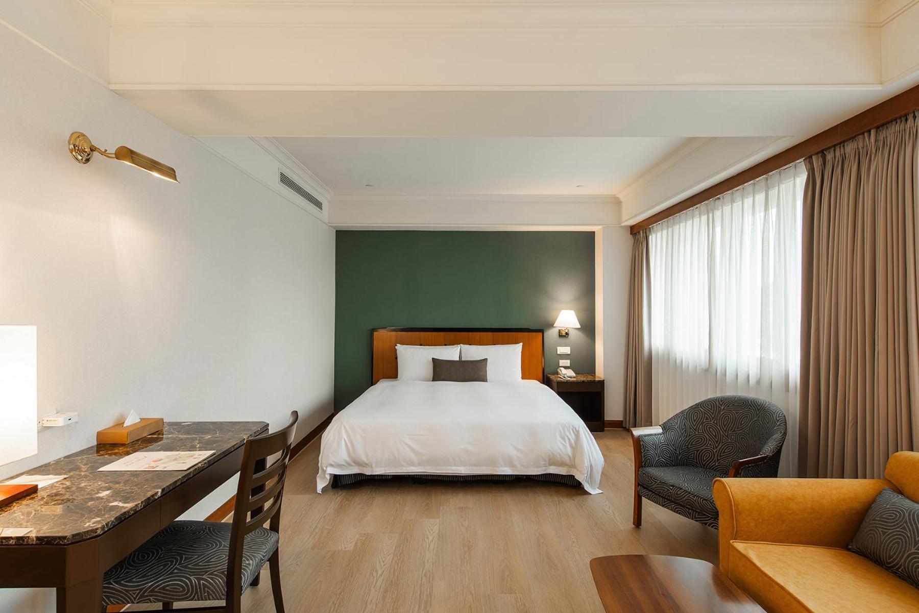 Hotel National Taichung Bagian luar foto