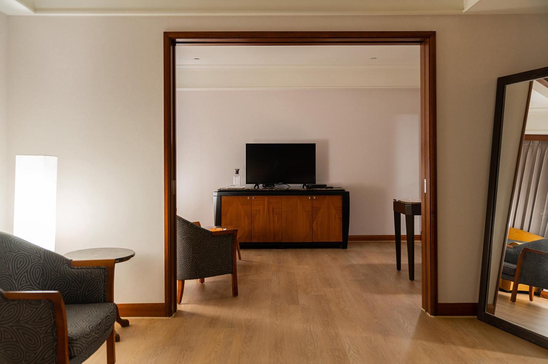 Hotel National Taichung Bagian luar foto