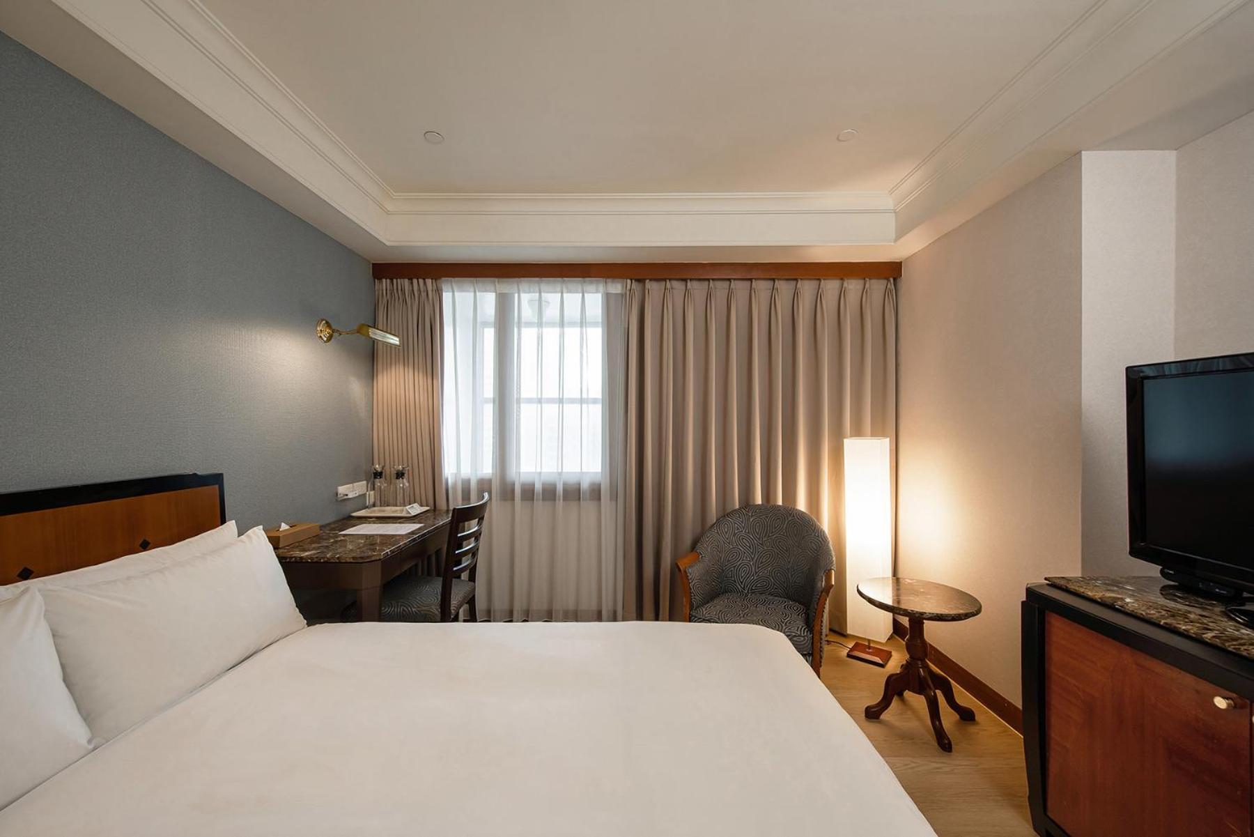 Hotel National Taichung Bagian luar foto