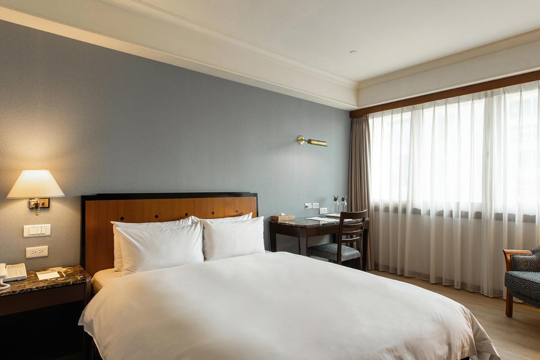 Hotel National Taichung Bagian luar foto