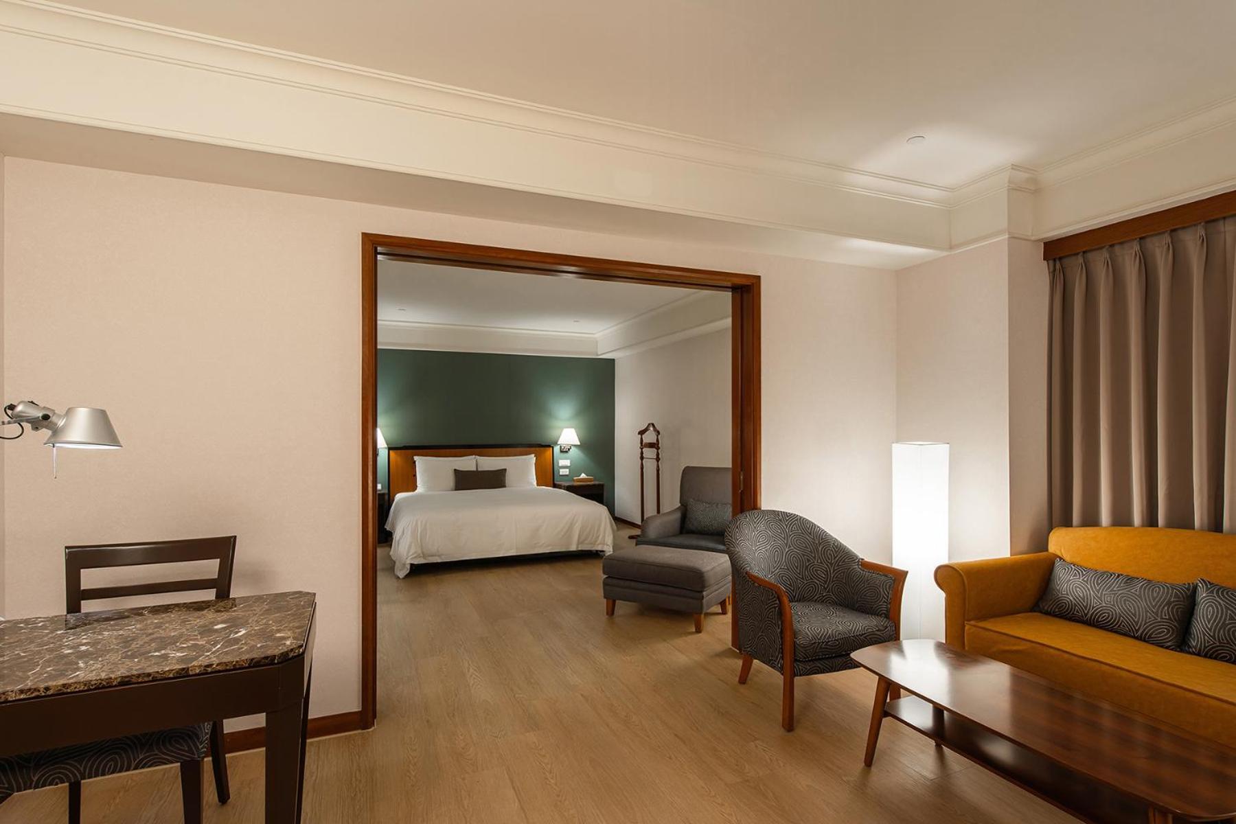 Hotel National Taichung Bagian luar foto