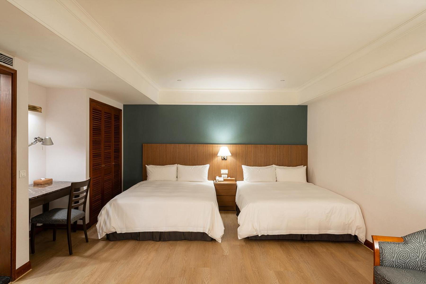 Hotel National Taichung Bagian luar foto