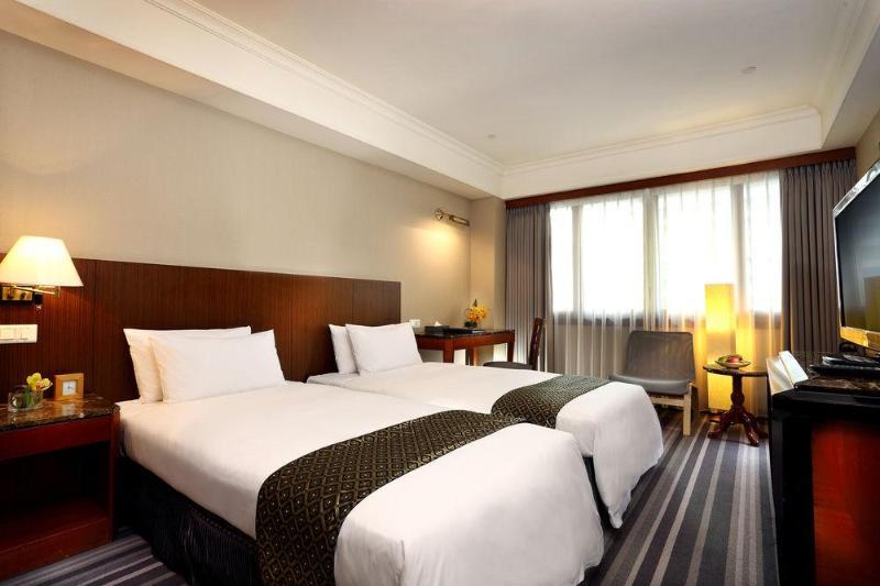 Hotel National Taichung Bagian luar foto